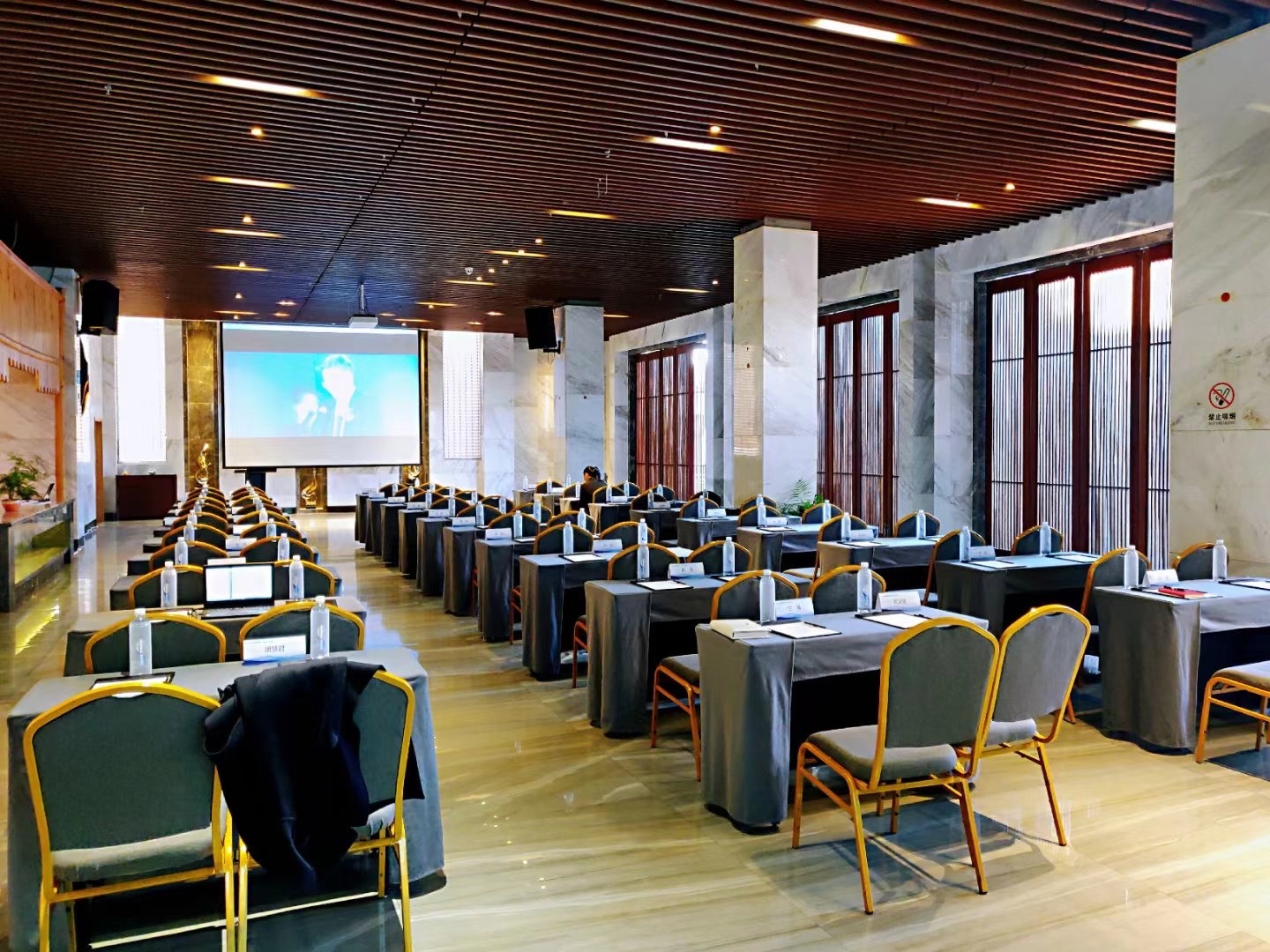 大理古城紅龍井酒店策略投資會 大理古城紅龍井酒店策略投資會