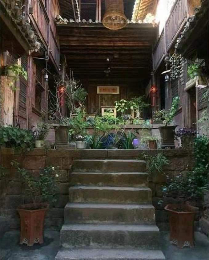 多臺院落 多臺院落