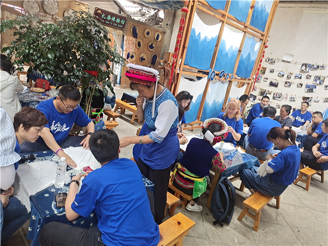 大理非遺扎染鮮花餅花漾時光體驗團建之旅 大理非遺扎染鮮花餅花漾時光體驗團建之旅