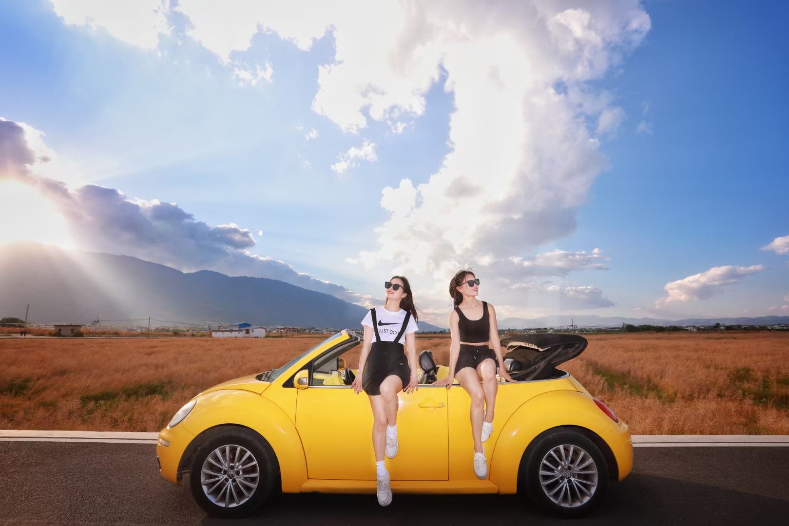 大理洱海喜洲古鎮吉普車專業旅拍一日游 大理洱海喜洲古鎮吉普車專業旅拍一日游