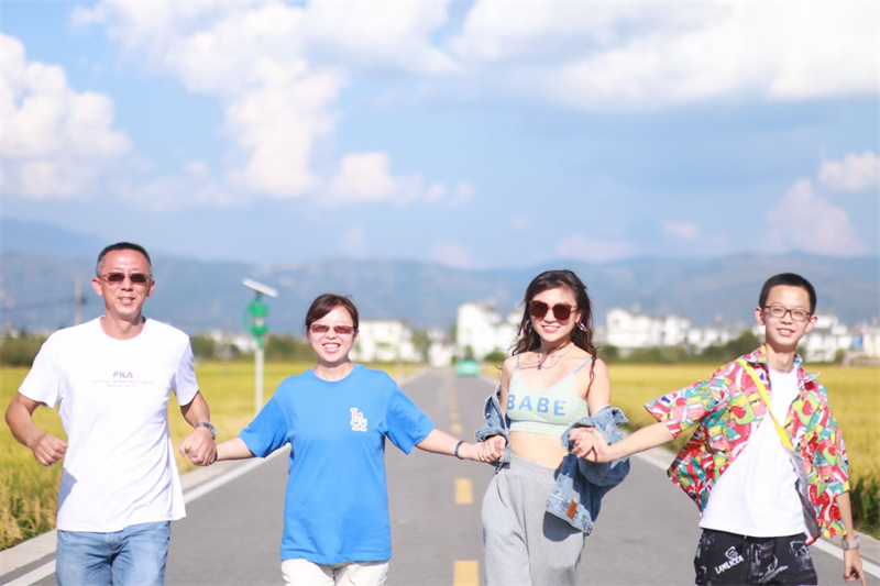 大理攝影攝像:大理洱海喜洲古鎮吉普車專業旅拍一日游 大理攝影攝像:大理洱海喜洲古鎮吉普車專業旅拍一日游