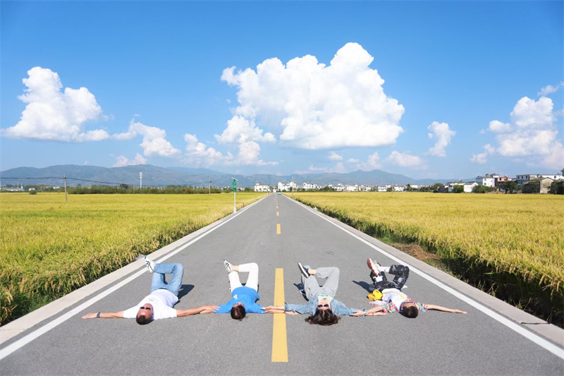 大理攝影攝像:大理洱海喜洲古鎮吉普車專業旅拍一日游 大理攝影攝像:大理洱海喜洲古鎮吉普車專業旅拍一日游