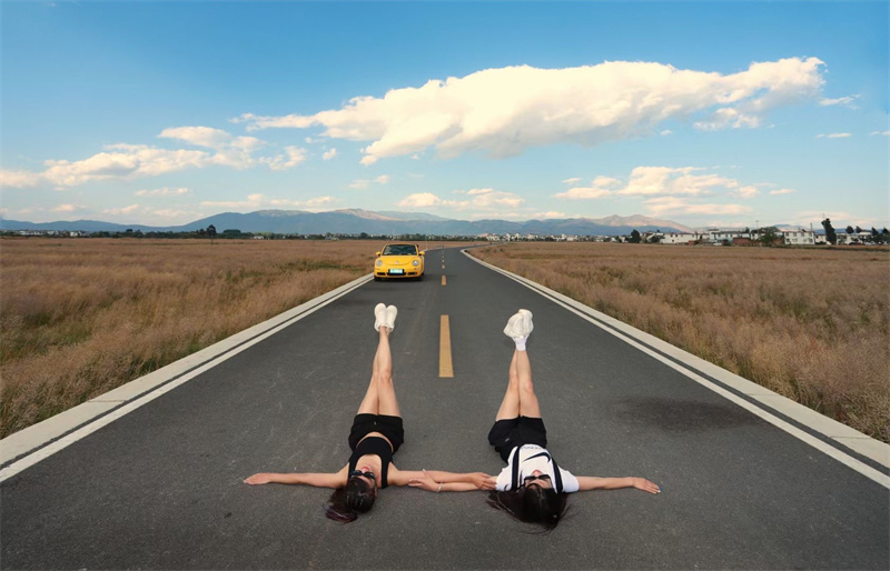 大理攝影攝像:大理洱海喜洲古鎮吉普車專業旅拍一日游 大理攝影攝像:大理洱海喜洲古鎮吉普車專業旅拍一日游