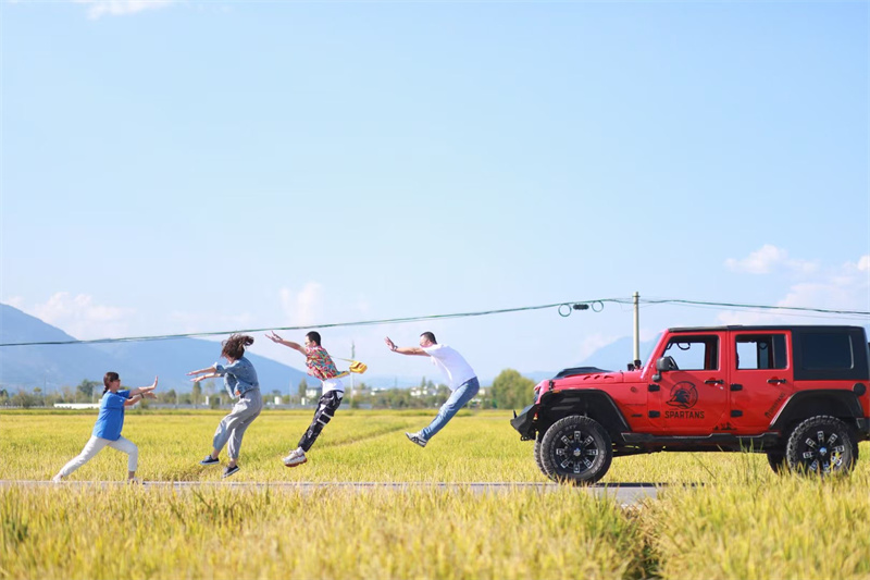 大理攝影攝像:大理洱海喜洲古鎮吉普車專業旅拍一日游 大理攝影攝像:大理洱海喜洲古鎮吉普車專業旅拍一日游